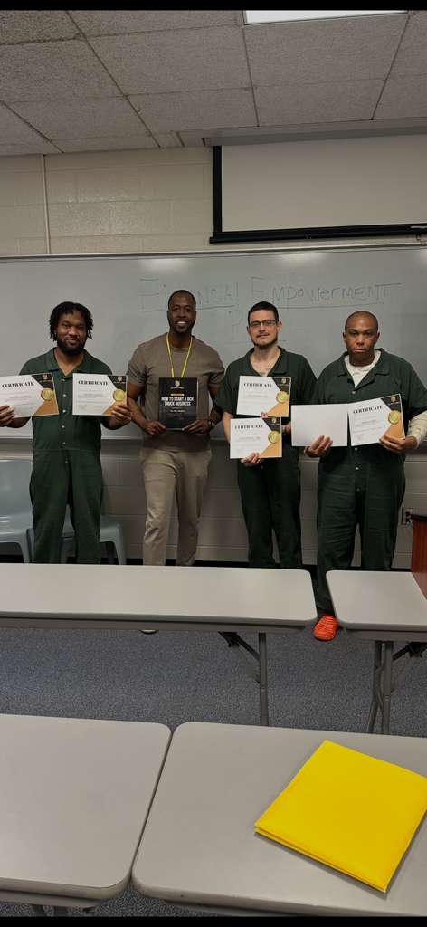 HOUSE HACKING & REAL ESTATE